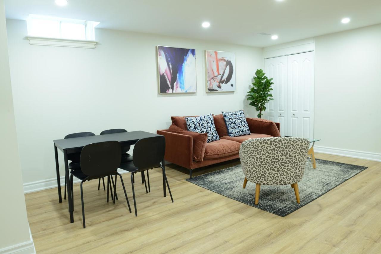 Spacious 2-Bed-Room Near Yonge & Major Mackenzie Richmond Hill Εξωτερικό φωτογραφία