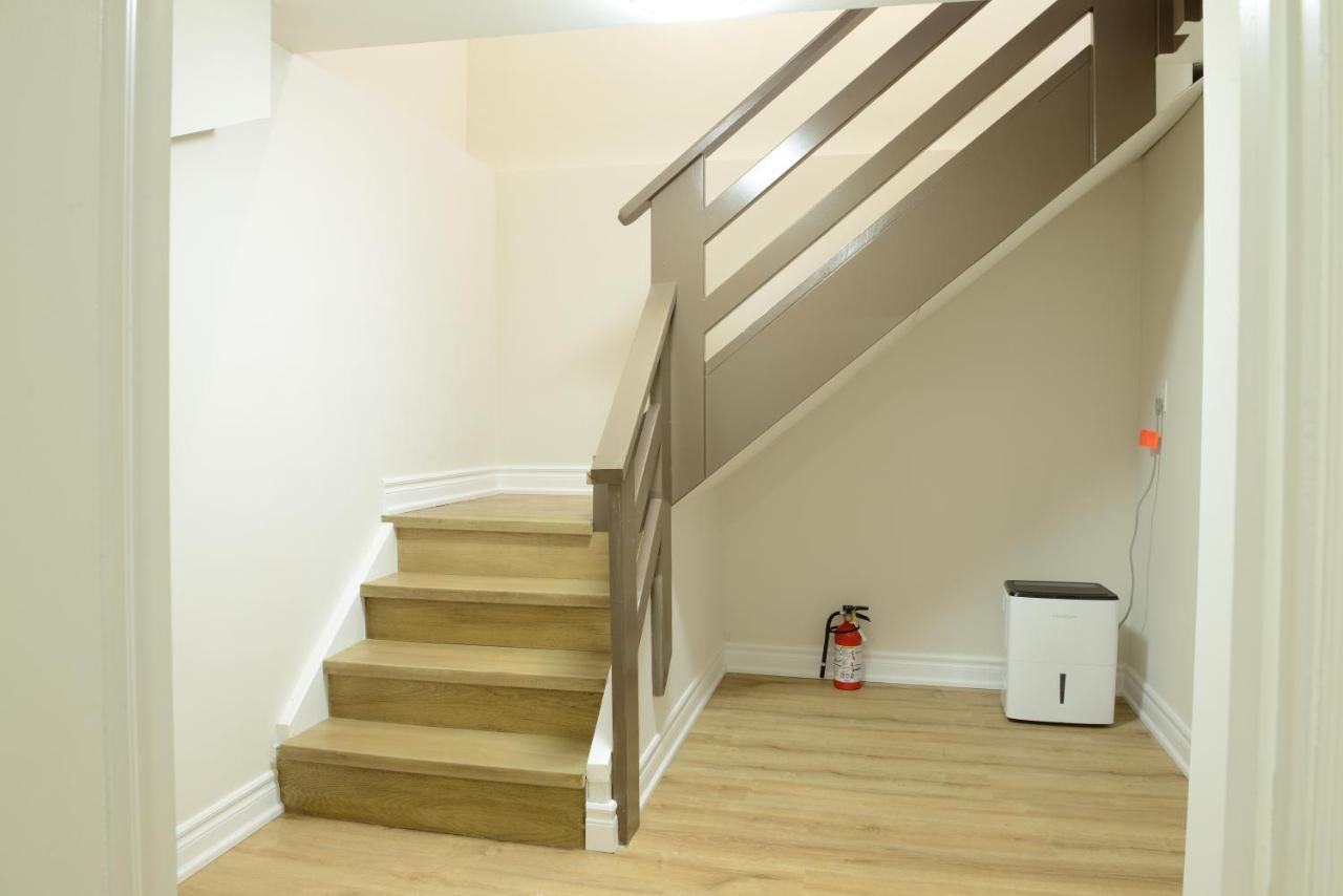 Spacious 2-Bed-Room Near Yonge & Major Mackenzie Richmond Hill Εξωτερικό φωτογραφία