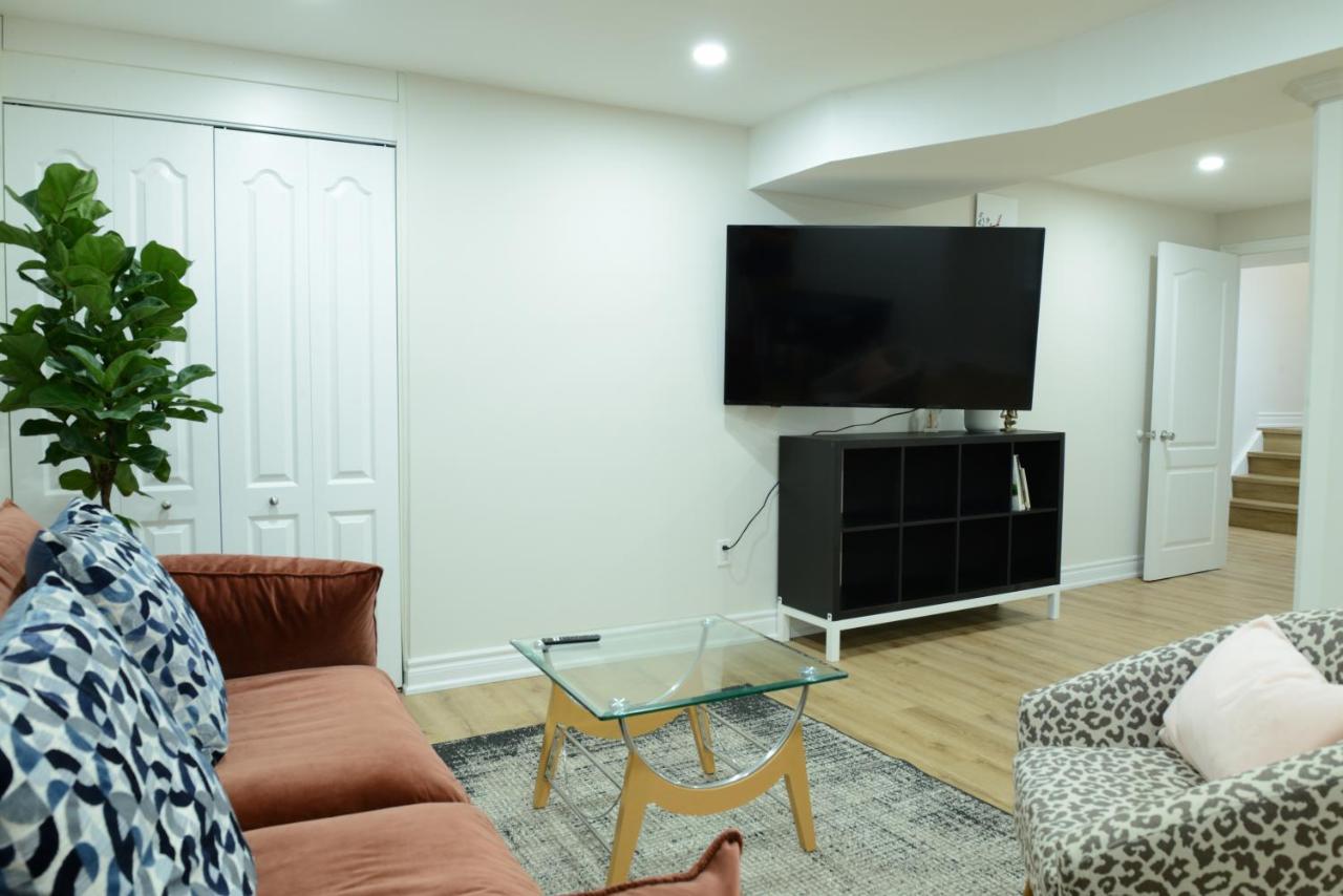 Spacious 2-Bed-Room Near Yonge & Major Mackenzie Richmond Hill Εξωτερικό φωτογραφία
