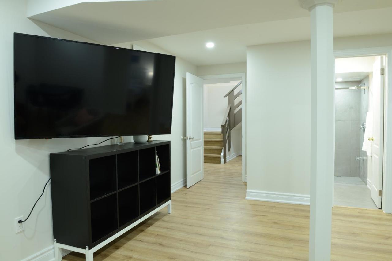 Spacious 2-Bed-Room Near Yonge & Major Mackenzie Richmond Hill Εξωτερικό φωτογραφία