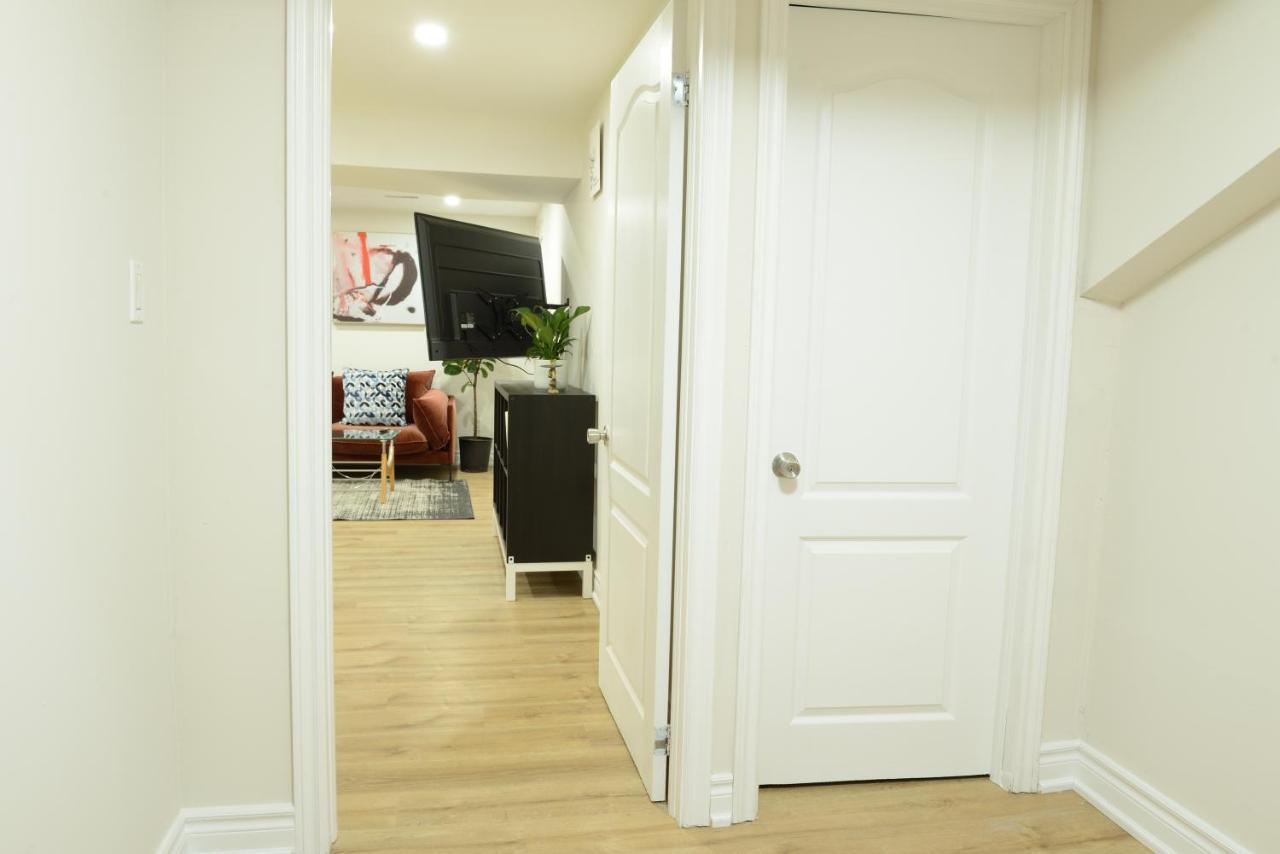 Spacious 2-Bed-Room Near Yonge & Major Mackenzie Richmond Hill Εξωτερικό φωτογραφία