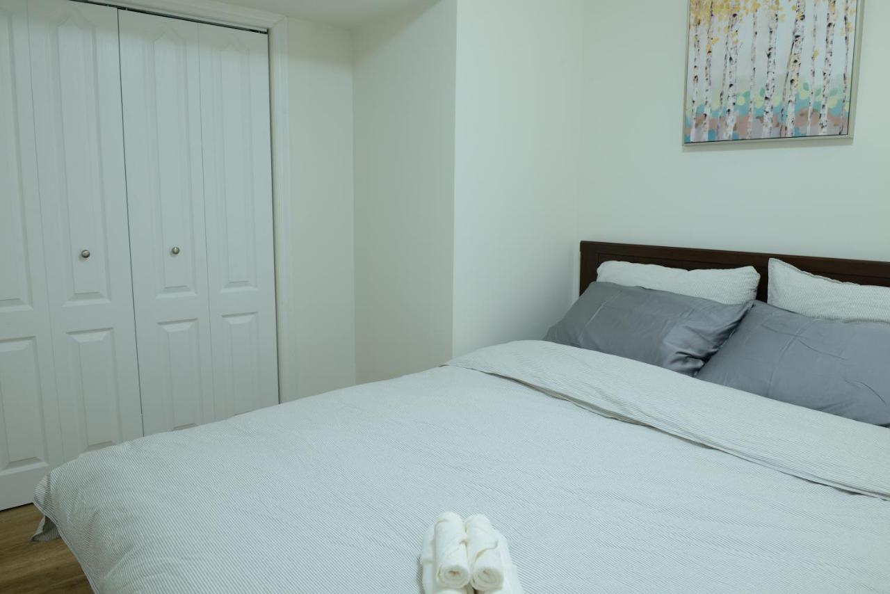Spacious 2-Bed-Room Near Yonge & Major Mackenzie Richmond Hill Εξωτερικό φωτογραφία